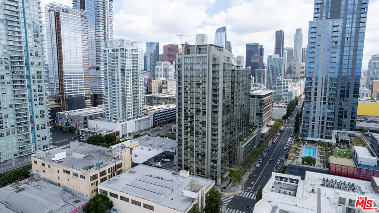 1155 S Grand Ave Unit: 305