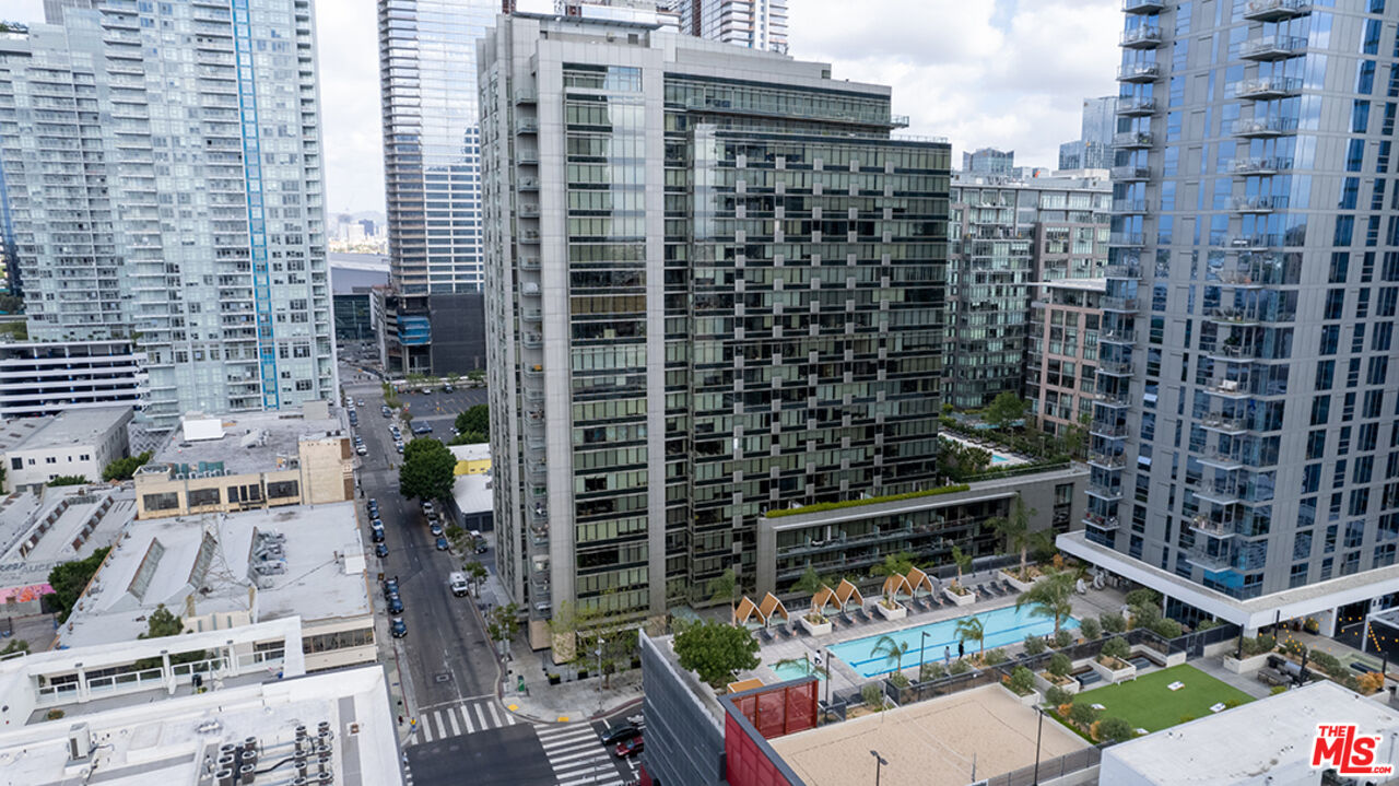 1155 S Grand Ave Unit: 305