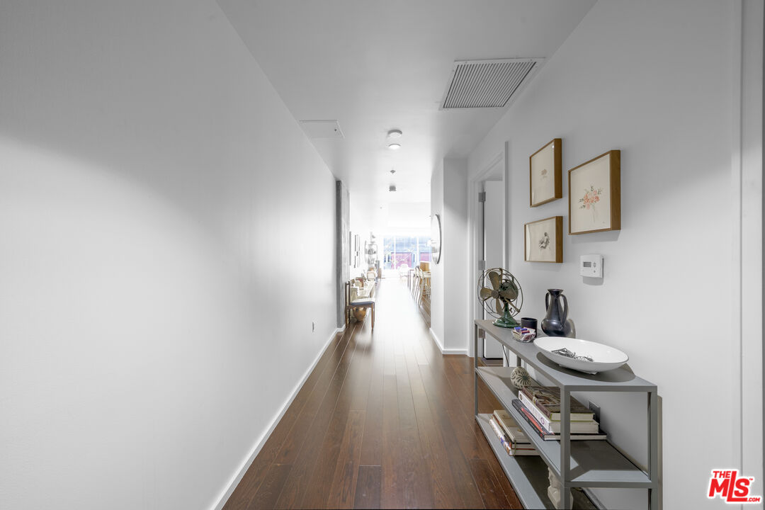 1155 S Grand Ave Unit: 305