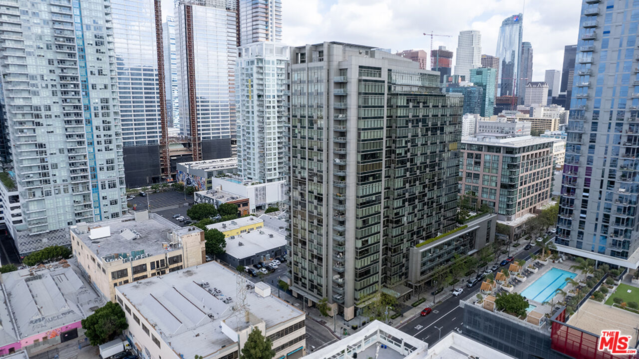 1155 S Grand Ave Unit: 305