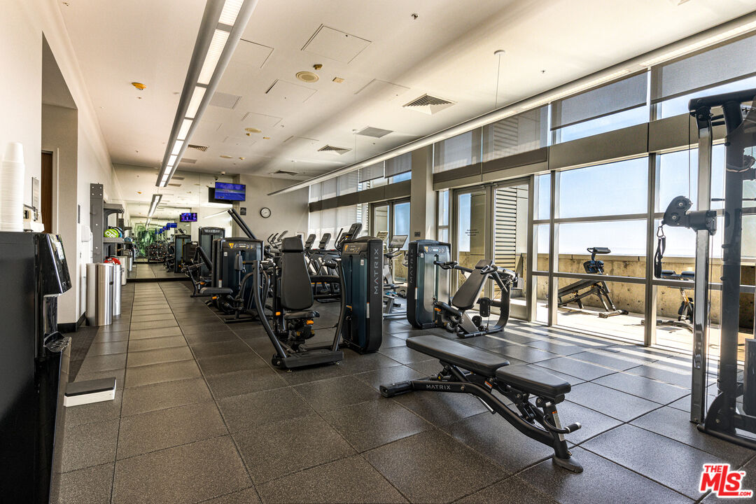 1155 S Grand Ave Unit: 305