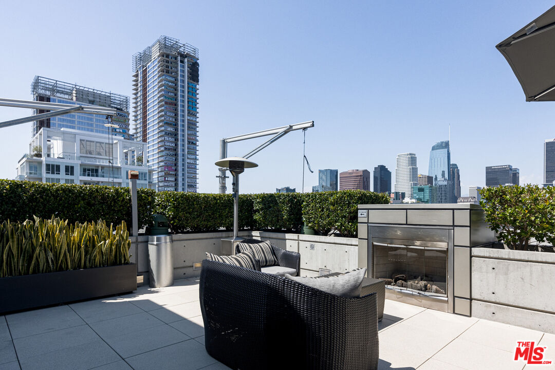1155 S Grand Ave Unit: 305