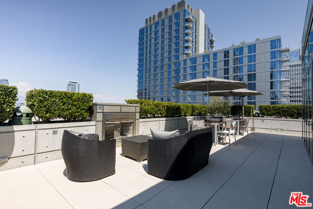 1155 S Grand Ave Unit: 305
