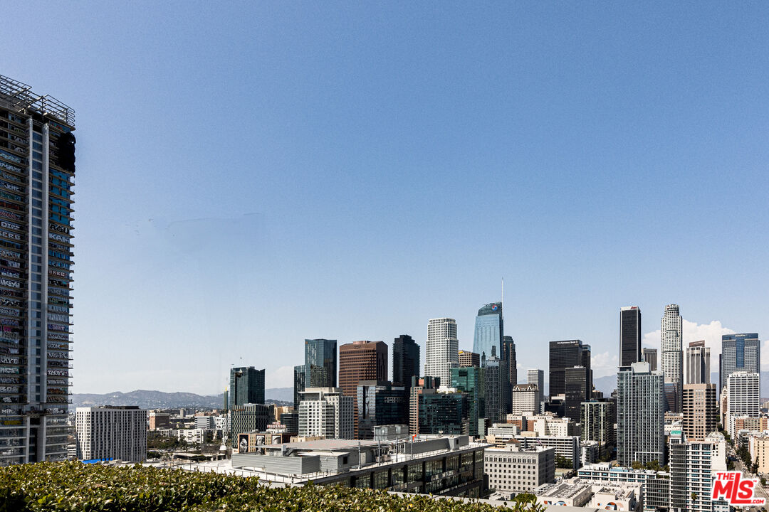 1155 S Grand Ave Unit: 305