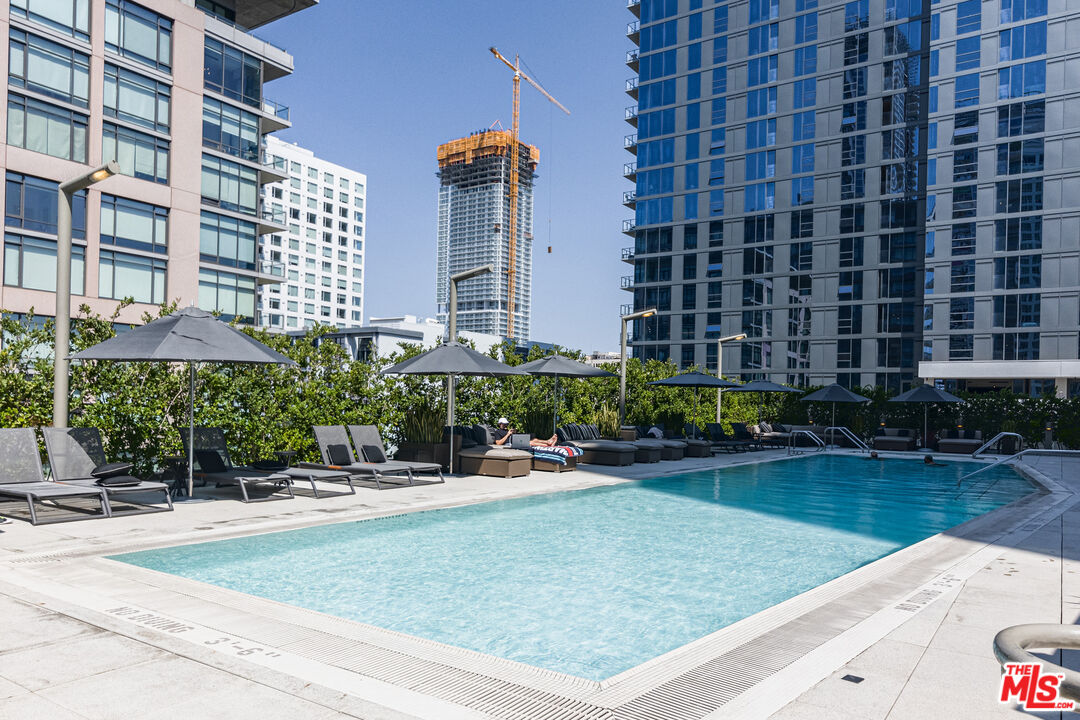 1155 S Grand Ave Unit: 305