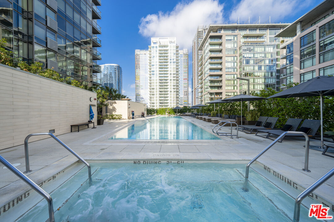 1155 S Grand Ave Unit: 305