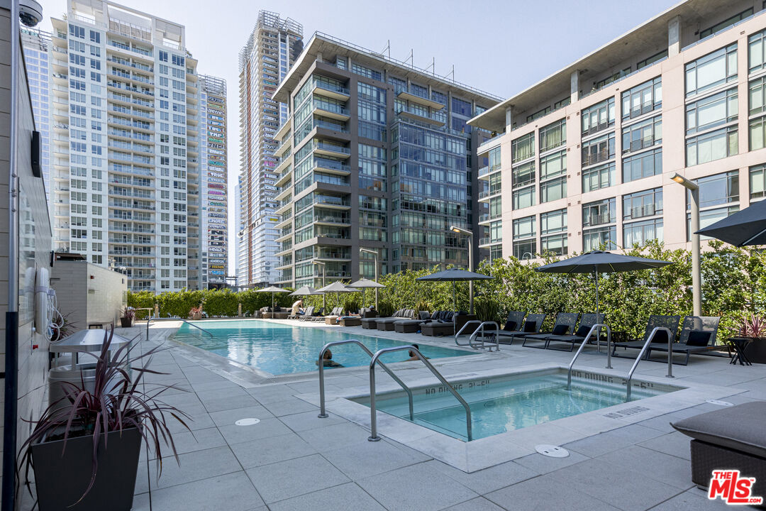 1155 S Grand Ave Unit: 305