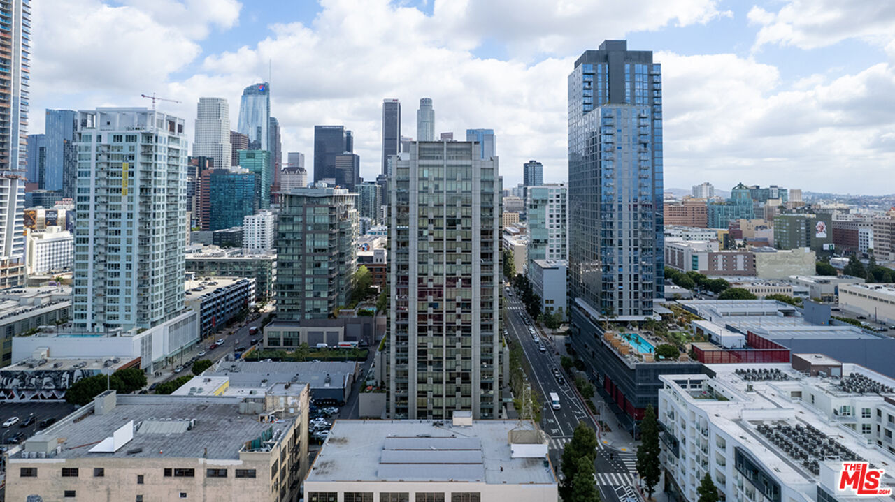 1155 S Grand Ave Unit: 305