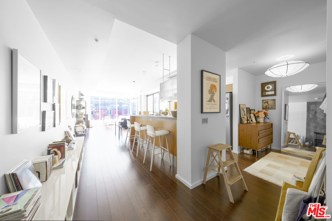 1155 S Grand Ave Unit: 305