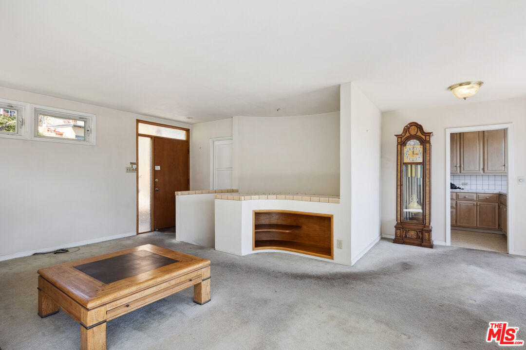 2246 N Ronda Vista Dr