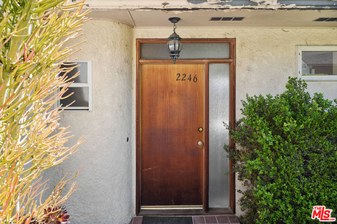 2246 N Ronda Vista Dr