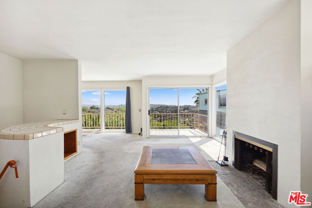 2246 N Ronda Vista Dr