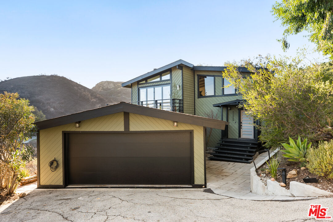 21625 Saddle Peak Rd