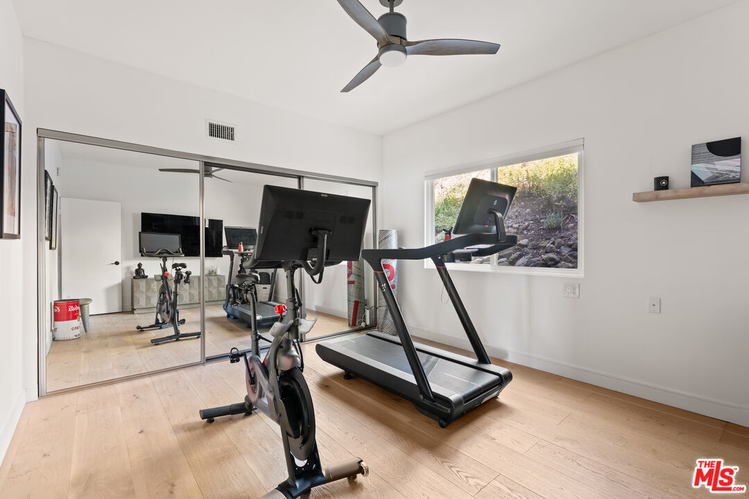 21625 Saddle Peak Rd