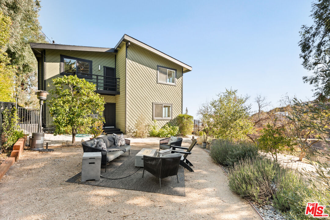 21625 Saddle Peak Rd