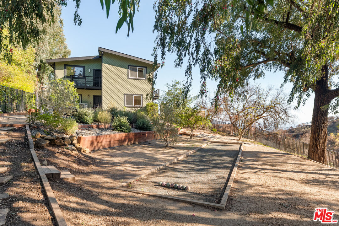 21625 Saddle Peak Rd