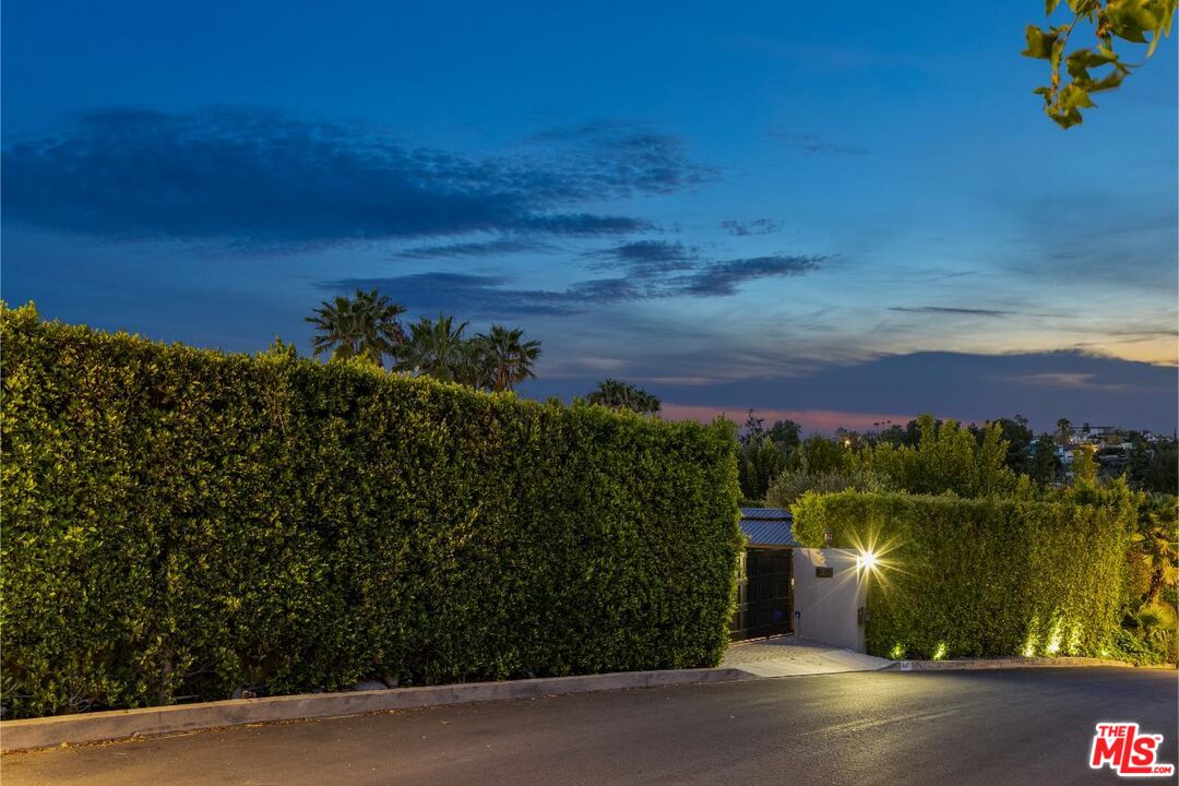 1111 Somera Rd