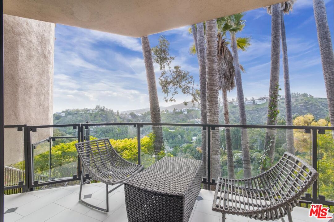 1111 Somera Rd