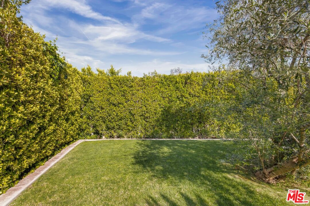 1111 Somera Rd
