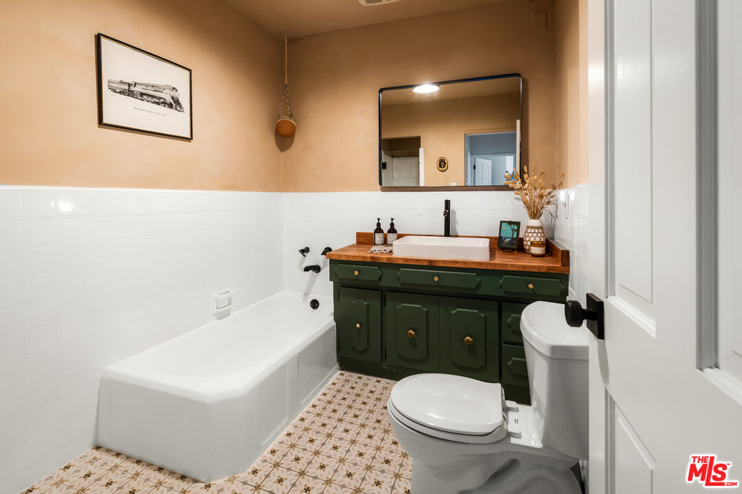 313 W Elm Ave