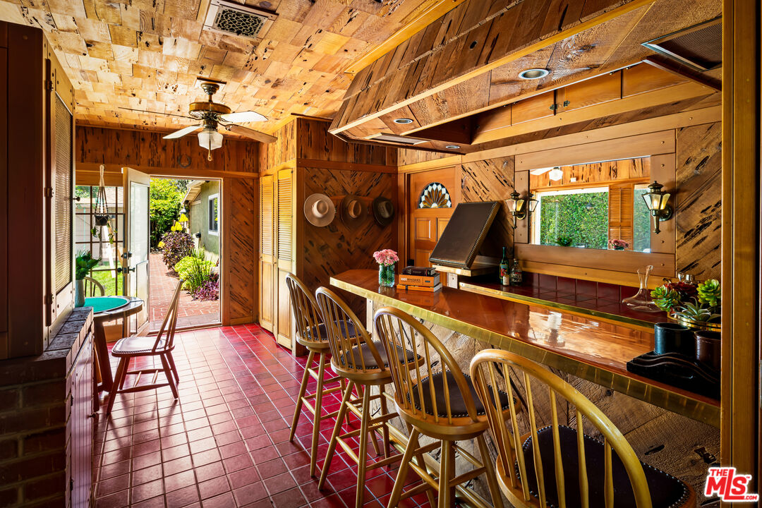 313 W Elm Ave