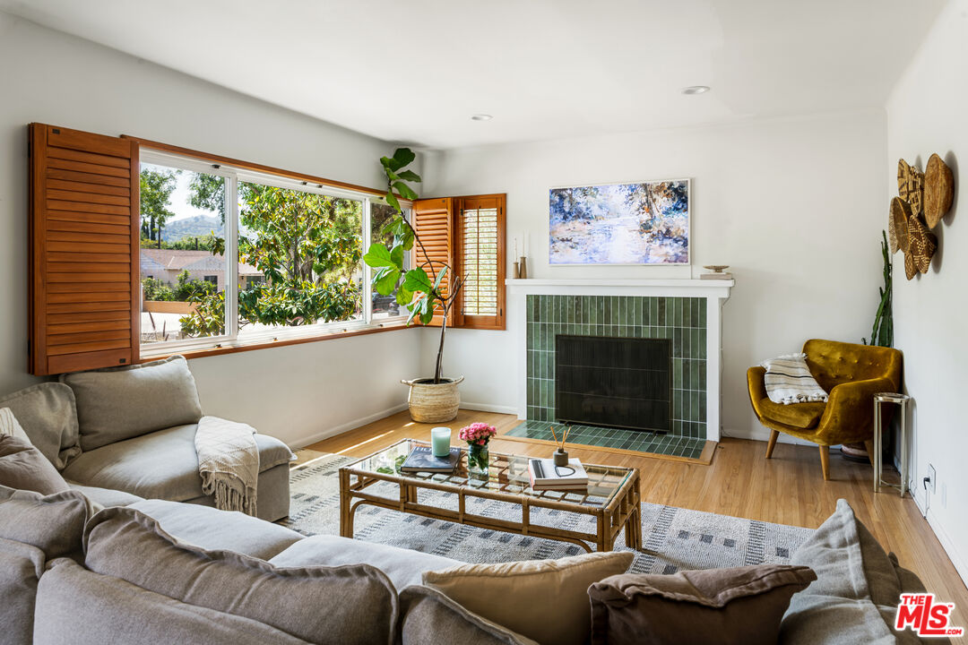 313 W Elm Ave