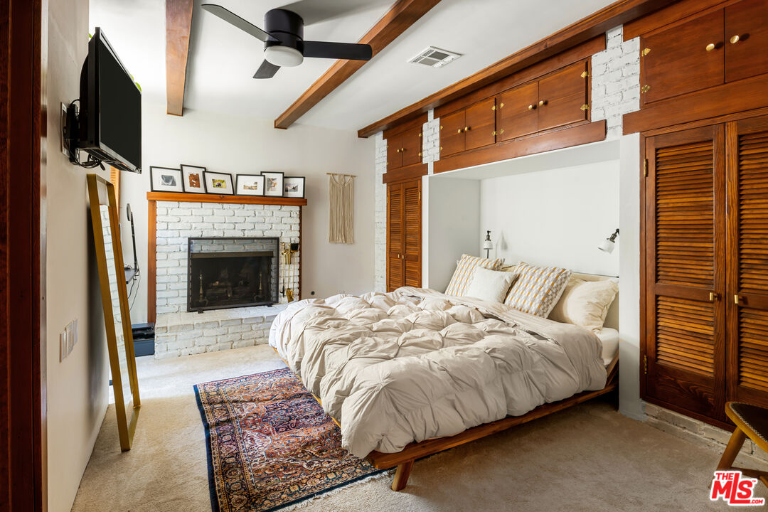 313 W Elm Ave