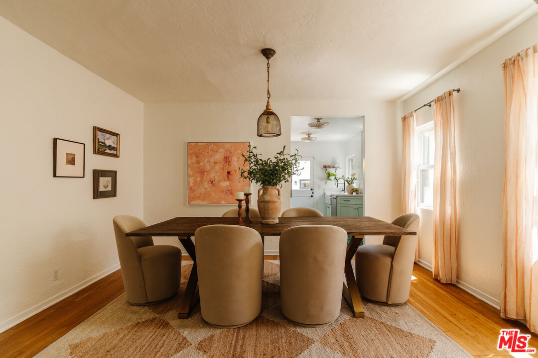3707 Glenfeliz Blvd