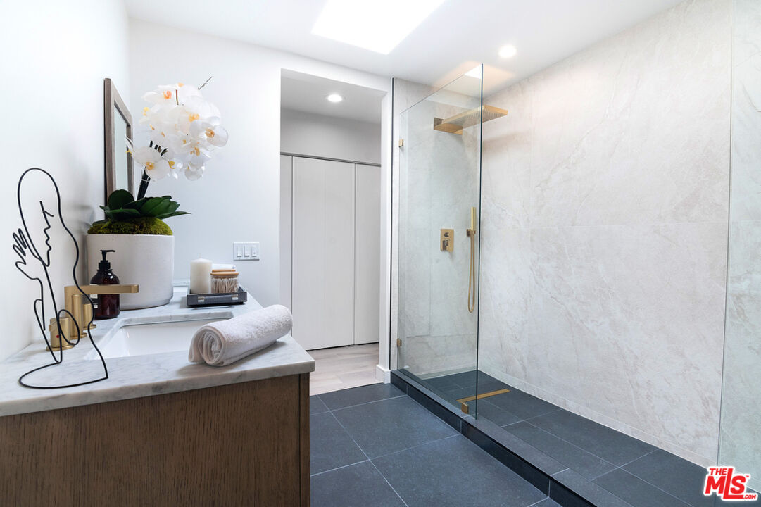1033 Carol Dr Unit: T13