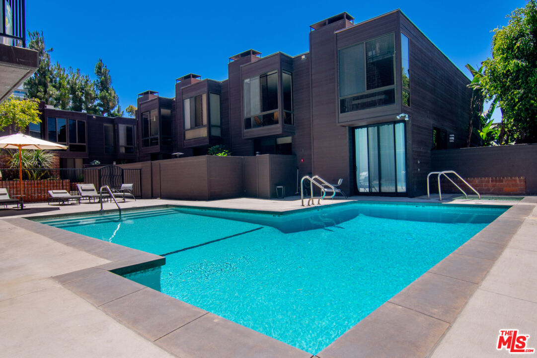 1033 Carol Dr Unit: T13