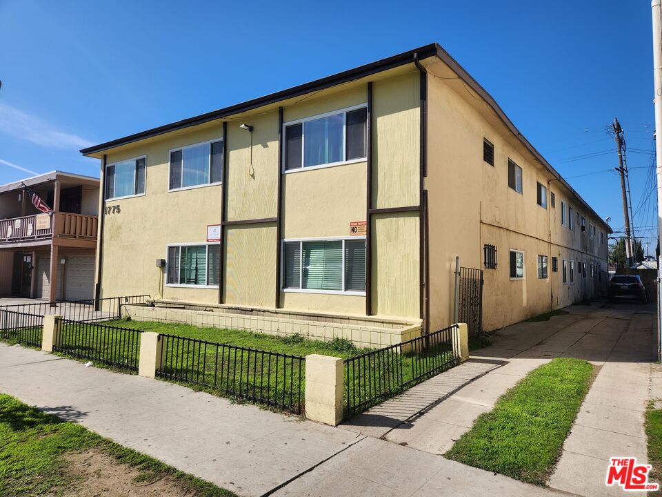 1775 Locust Ave
