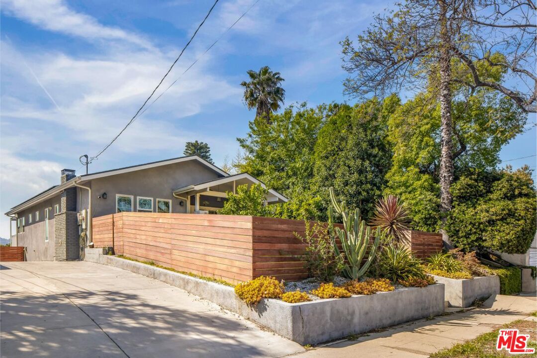 963 Lucile Ave