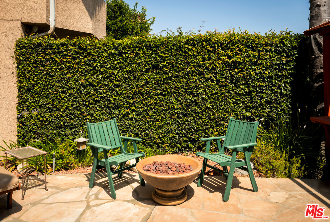24711 Via Madera