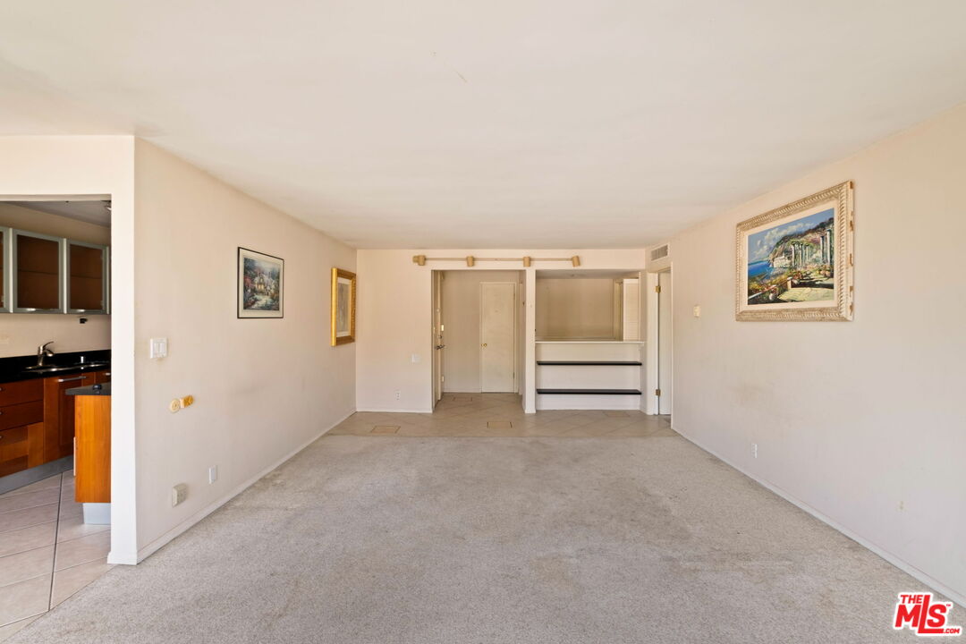 850 N Kings Rd Unit: 312