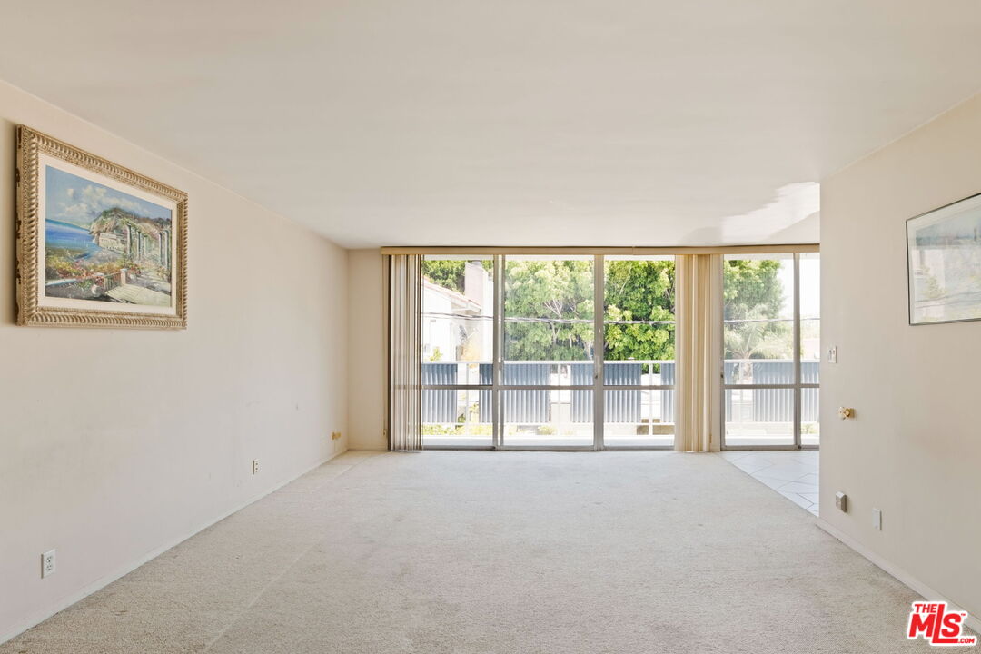 850 N Kings Rd Unit: 312