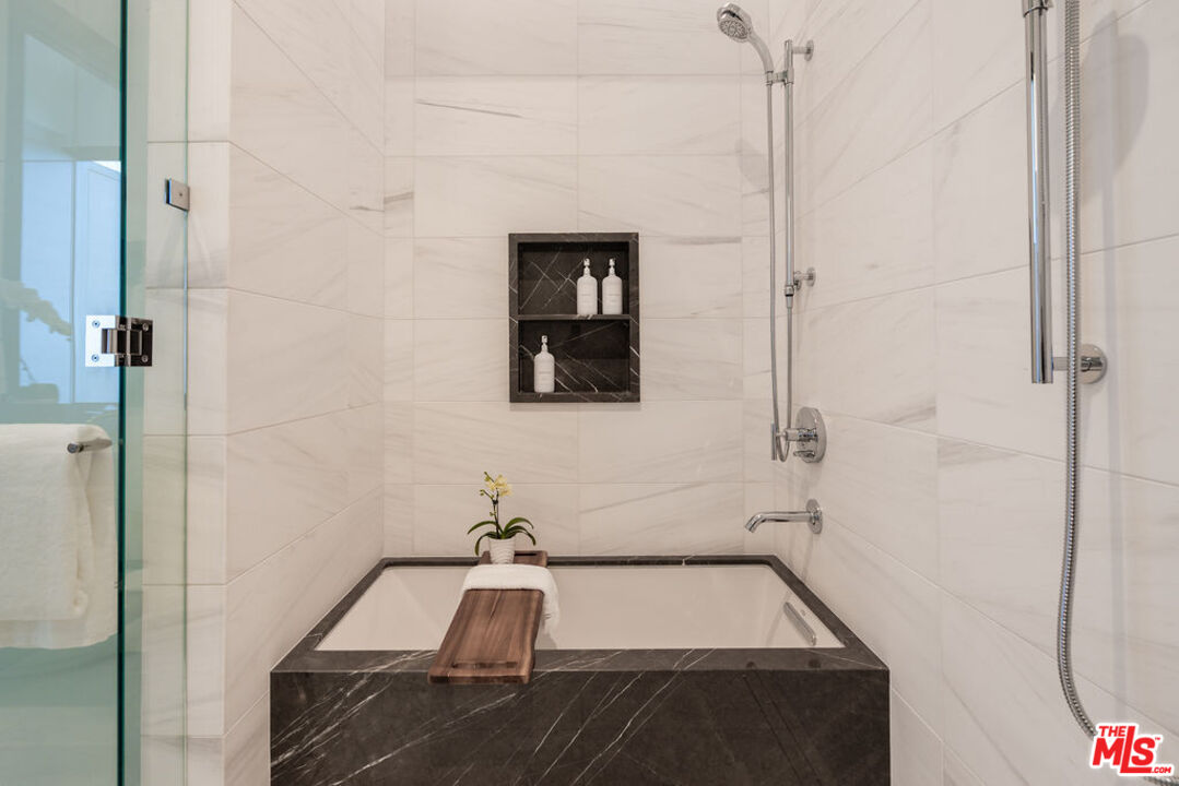 825 S Hill St Unit: Penthouse