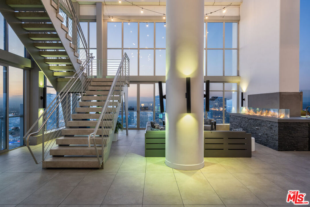 825 S Hill St Unit: Penthouse