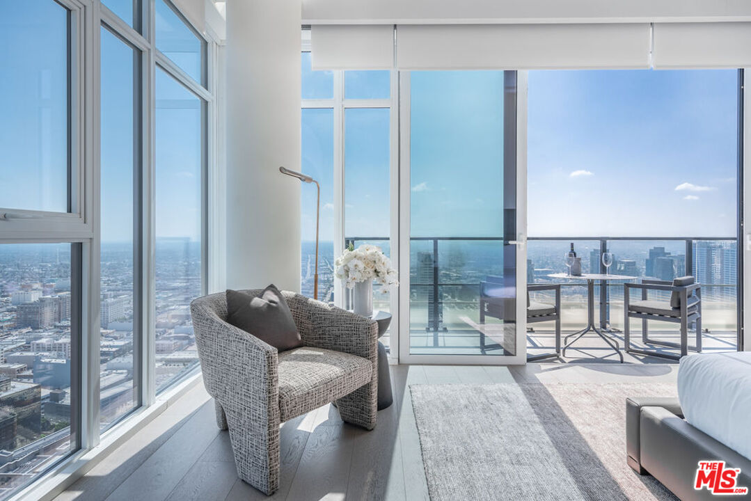 825 S Hill St Unit: Penthouse