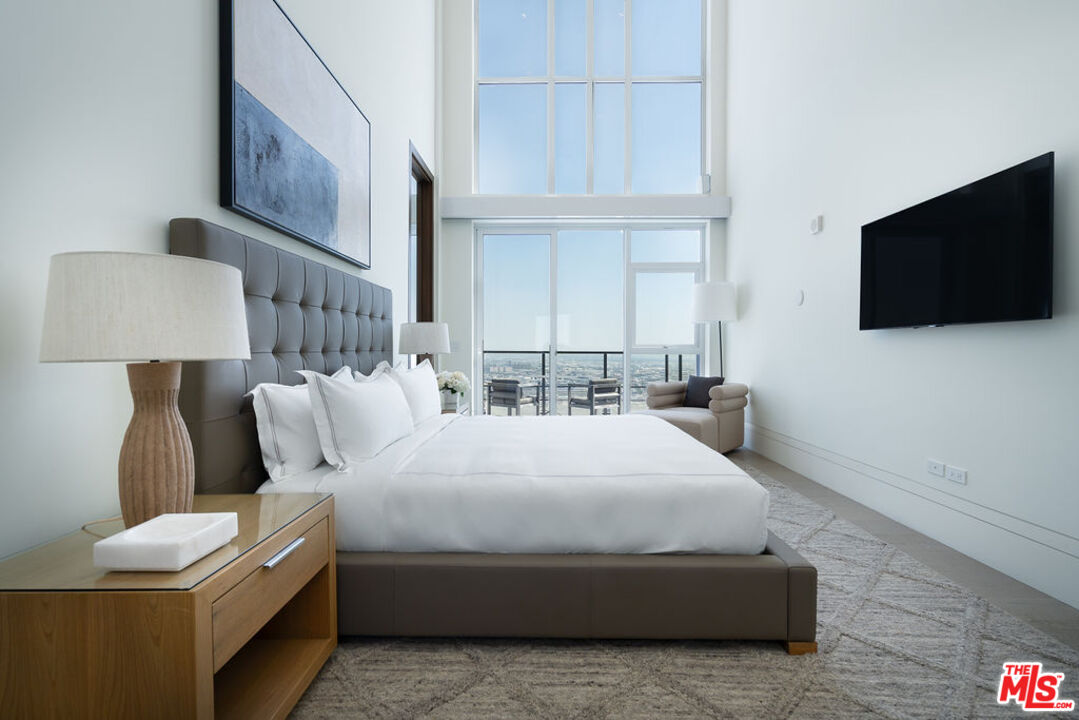 825 S Hill St Unit: Penthouse