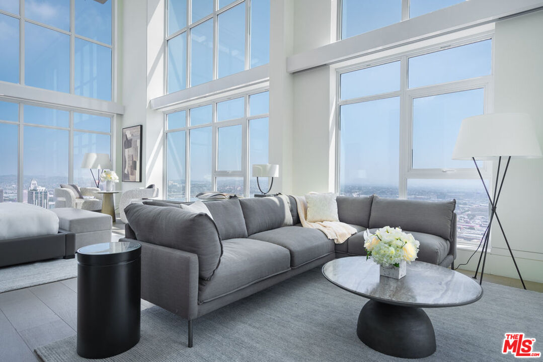 825 S Hill St Unit: Penthouse