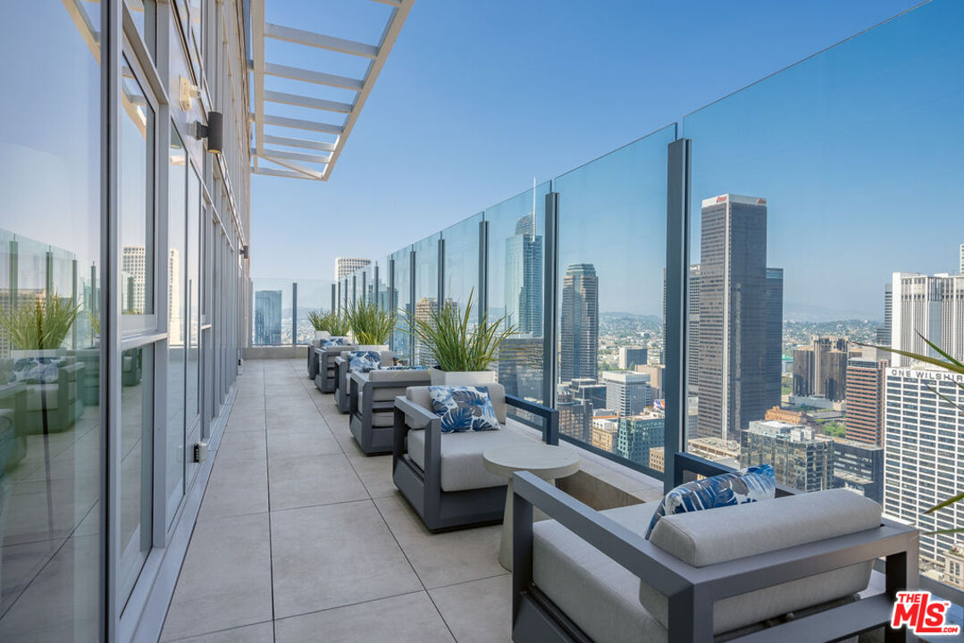 825 S Hill St Unit: Penthouse