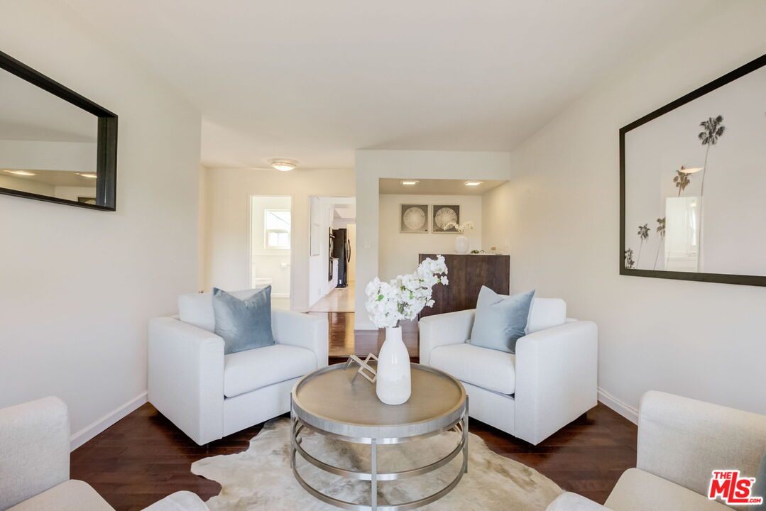 4990 Llano Dr