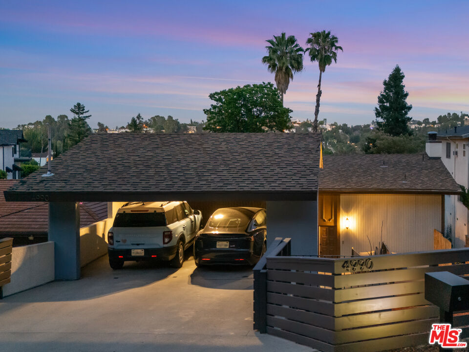 4990 Llano Dr