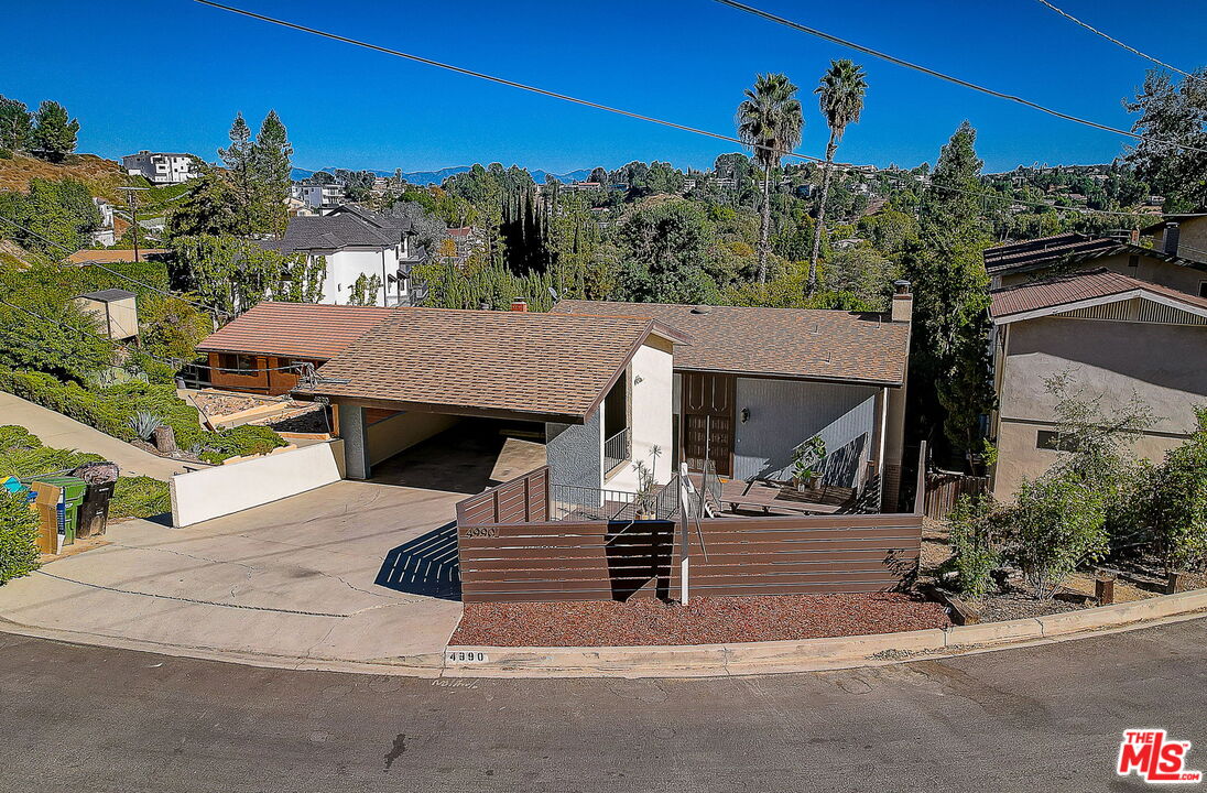 4990 Llano Dr
