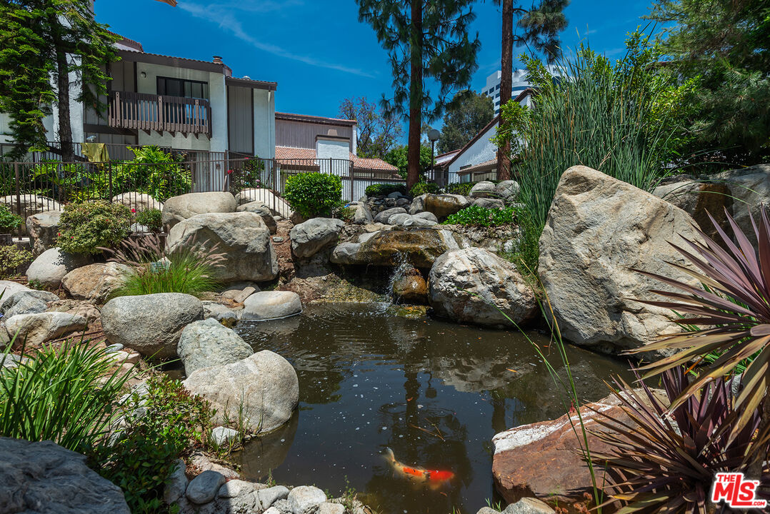 6265 Canoga Ave Unit: 38