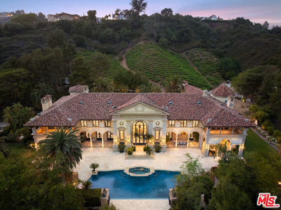 75 Beverly Park Ln
