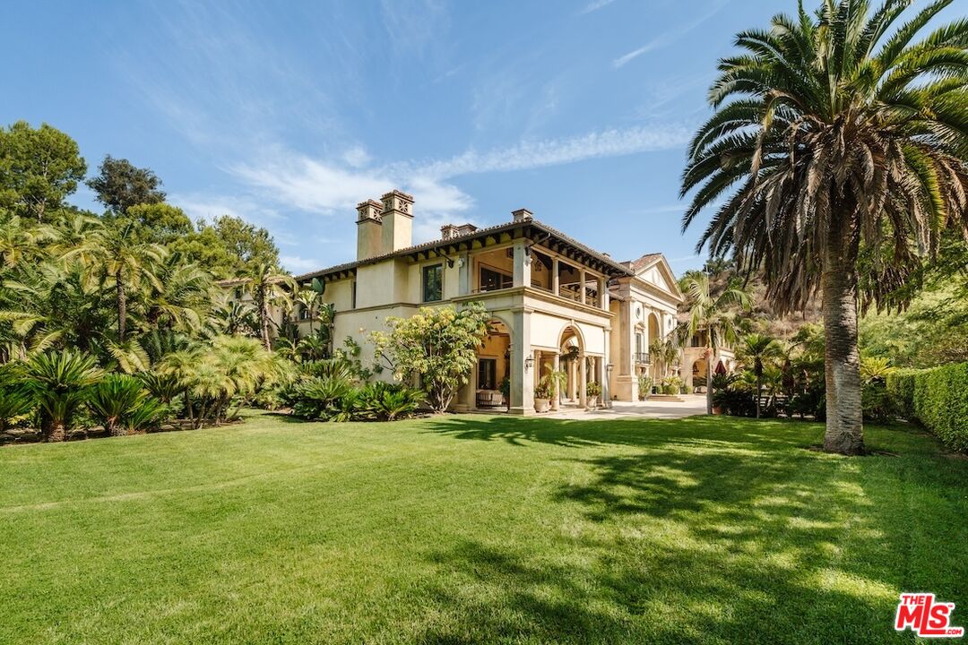 75 Beverly Park Ln