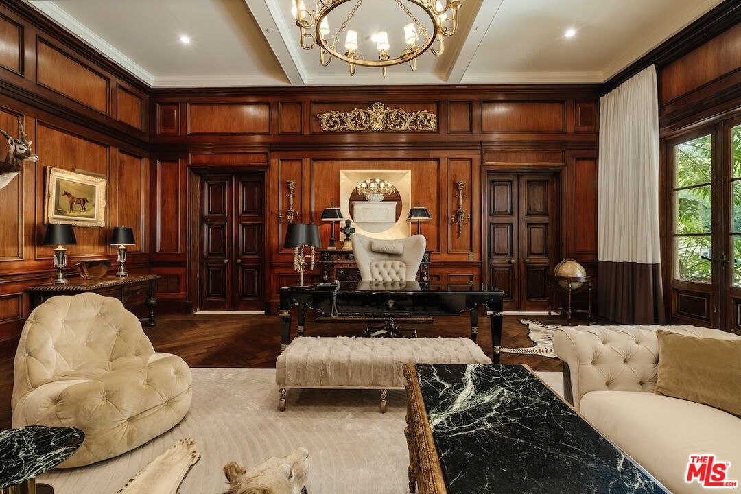 75 Beverly Park Ln