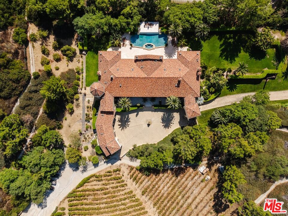 75 Beverly Park Ln