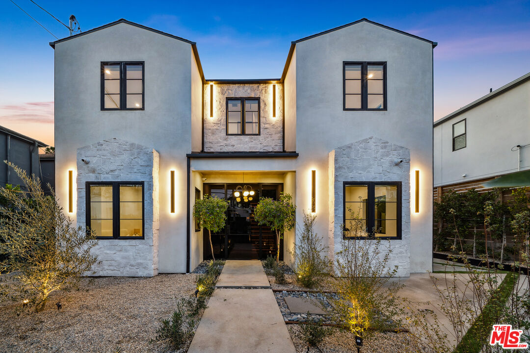 1717 Courtney Ave